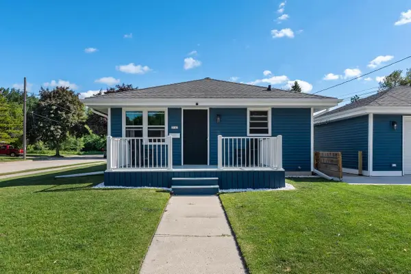 2142 Richmond AVENUE, Manitowoc, WI 54220