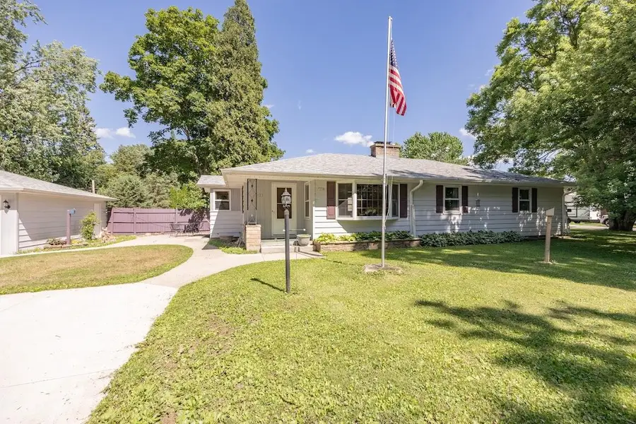 733 N Lapham STREET, Oconomowoc, WI 53066 - #2