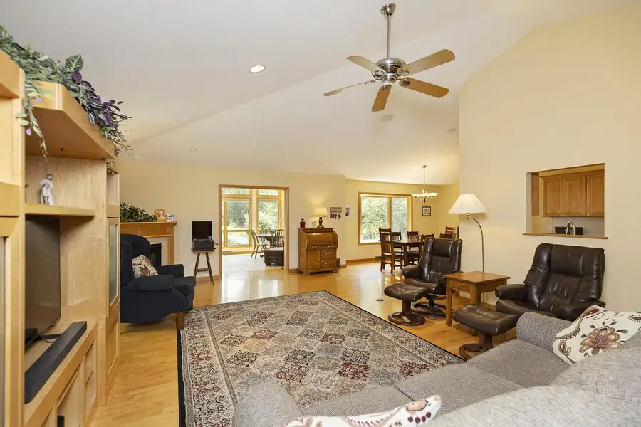 1221 W Sherman AVENUE, Fort Atkinson, WI 53538 - #3