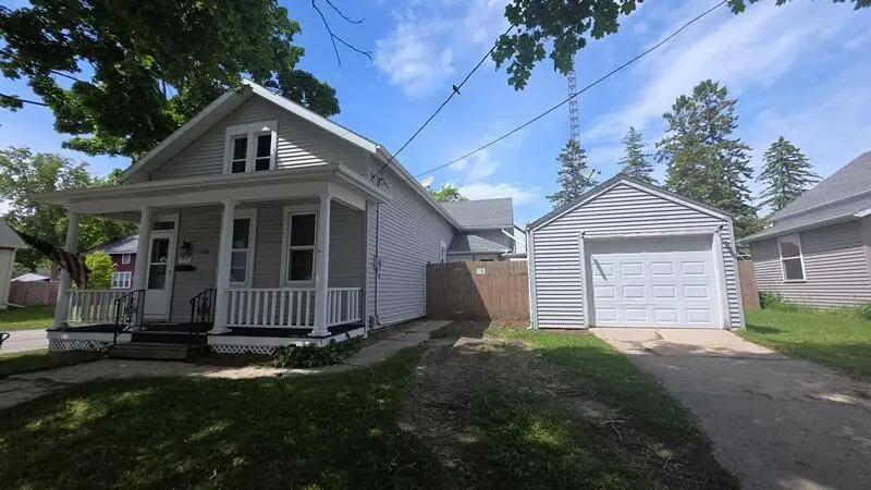 1120 Hamilton STREET, Manitowoc, WI 54220 - #1