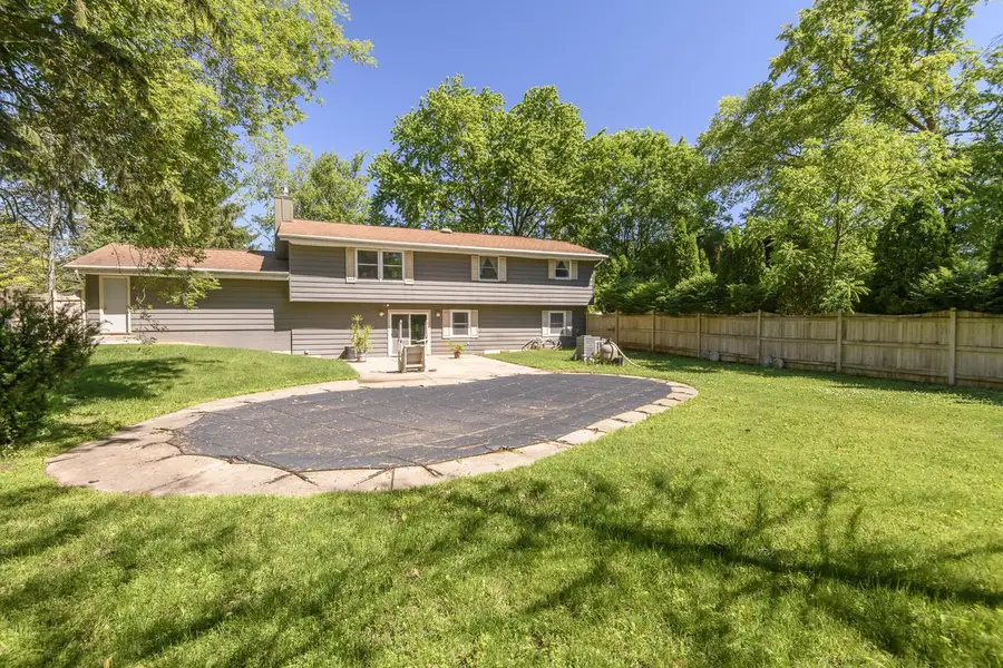 705 Fox Knoll DRIVE, Waterford, WI 53185 - #2