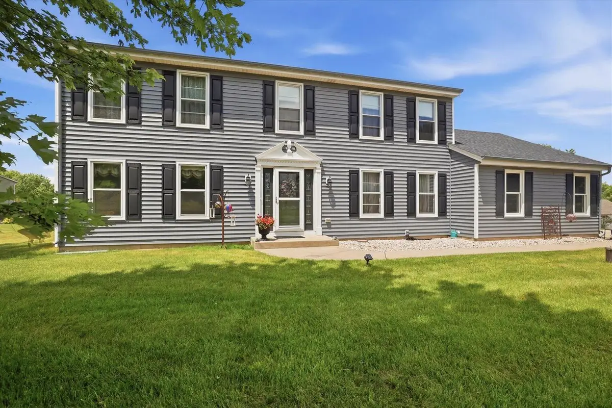 S25W30256 Jenna LANE, Waukesha, WI 53188 - #1