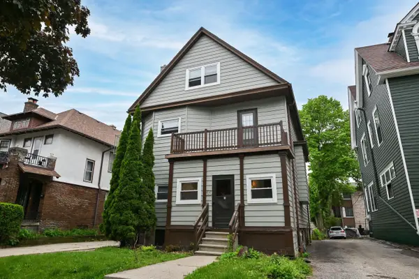 2621 N Maryland AVENUE, Milwaukee, WI 53211