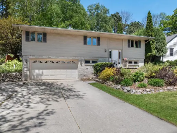 306 Fenway TERRACE, Manitowoc, WI 54220
