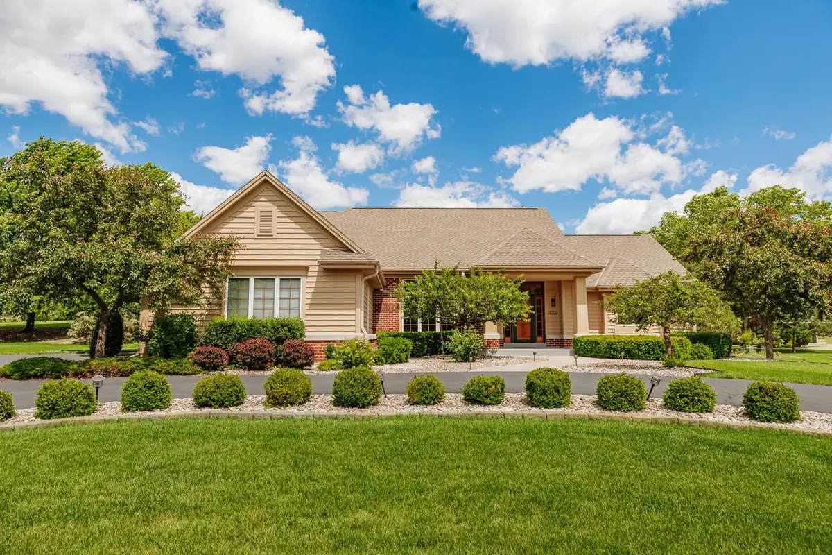 19710 Avondale DRIVE, Brookfield, WI 53045 - #1