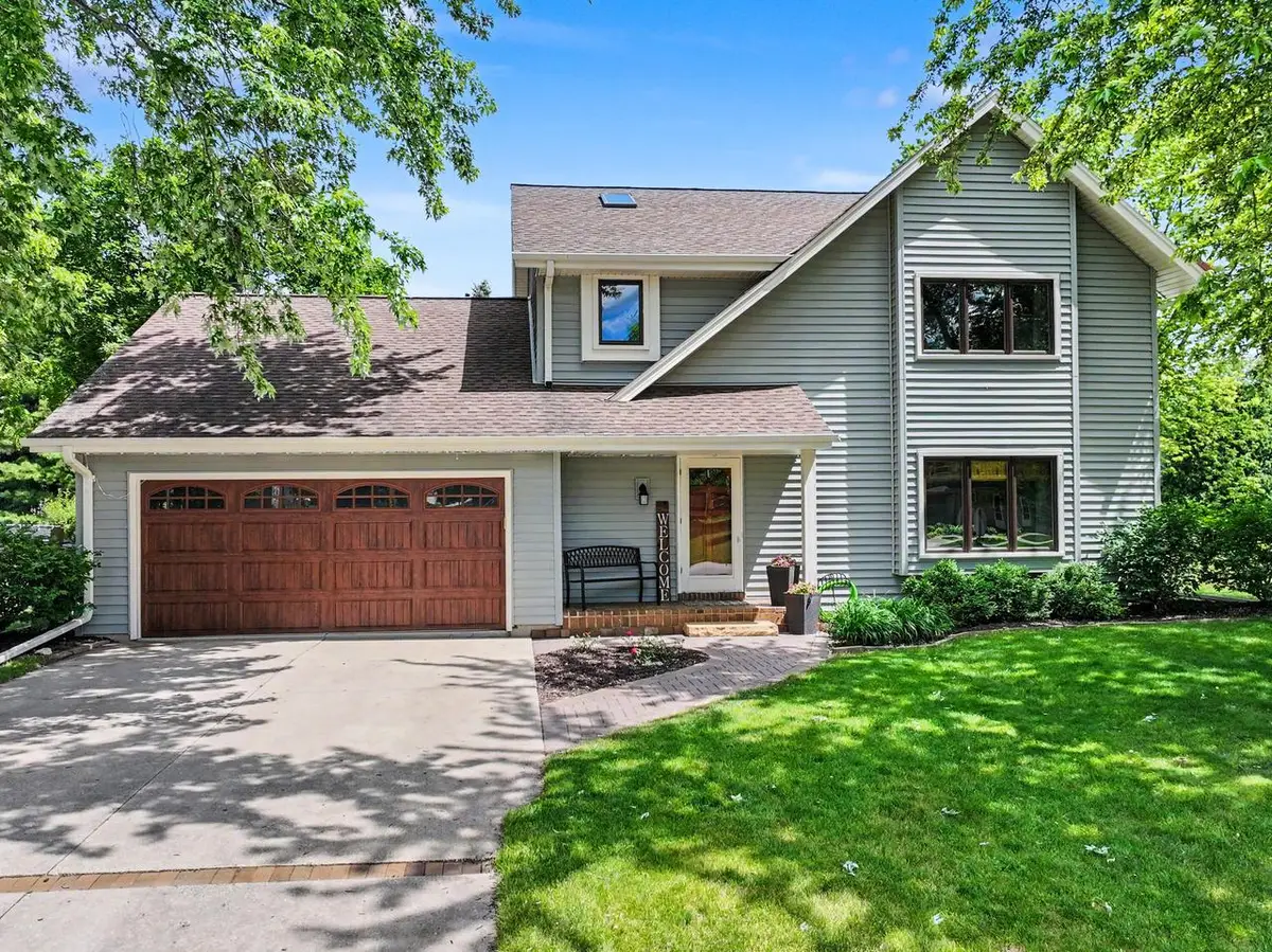 N71W23400 Homestead ROAD, Sussex, WI 53089 - #1