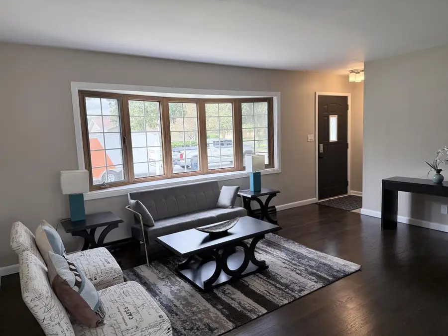 7713 W Verona COURT, Milwaukee, WI 53219 - #3