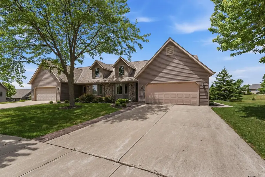 W203N16151 Pin Oak CIRCLE, Jackson, WI 53037 - #2