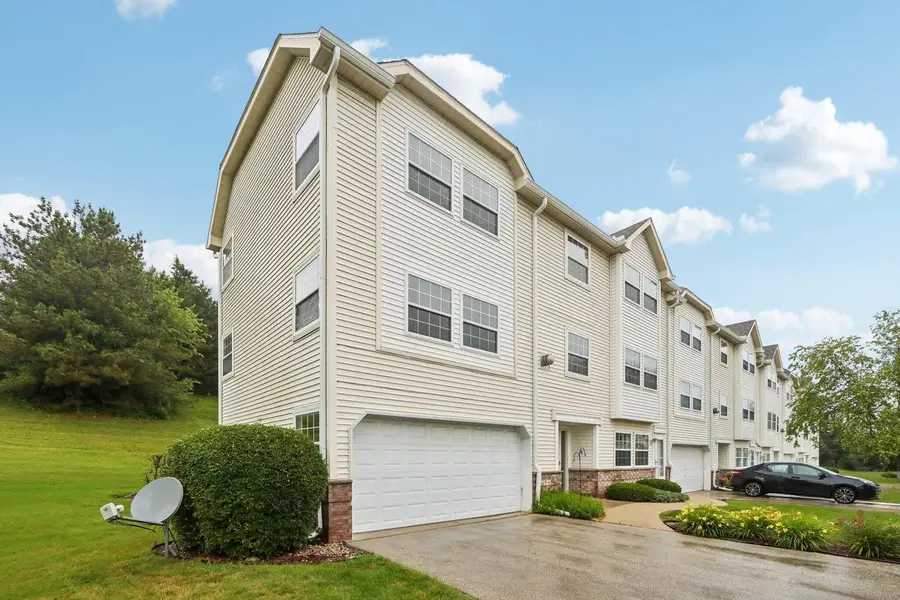 325 Kristin COURT W, Brookfield, WI 53045 - #3