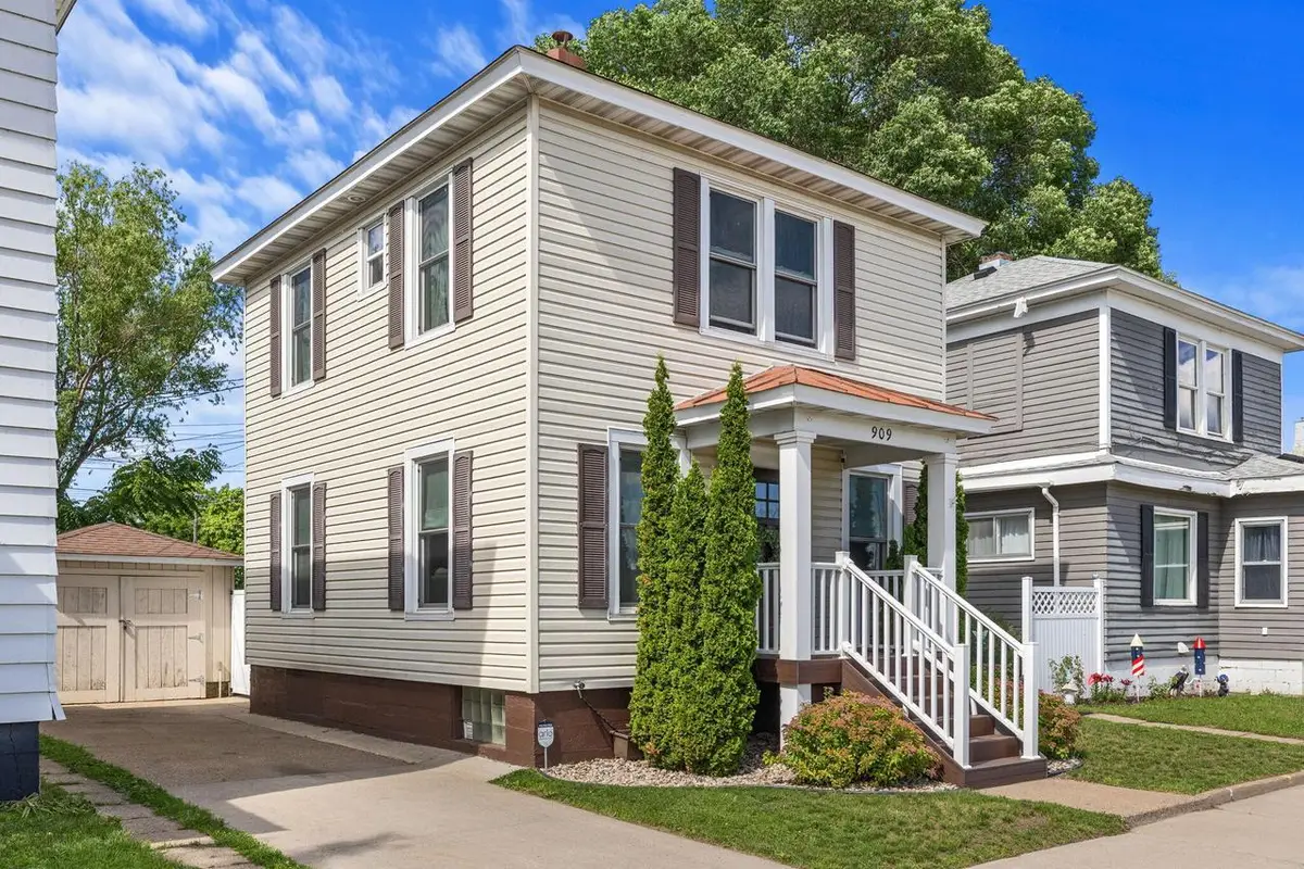 909 Green Bay STREET, La Crosse, WI 54601 - #1