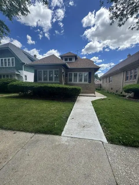 2740 N 56th STREET, Milwaukee, WI 53210