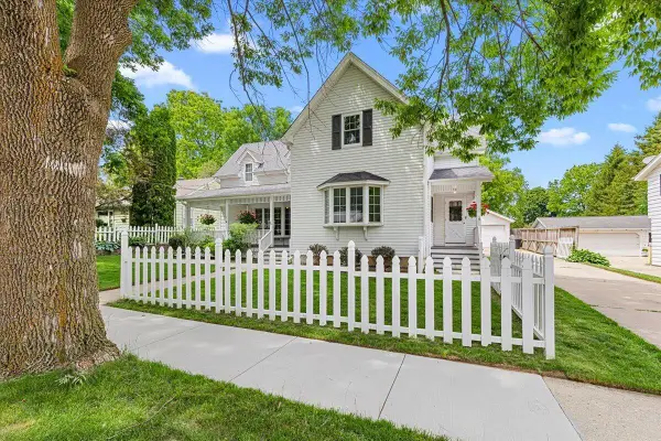 N37W6046 Wurthmann STREET, Cedarburg, WI 53012