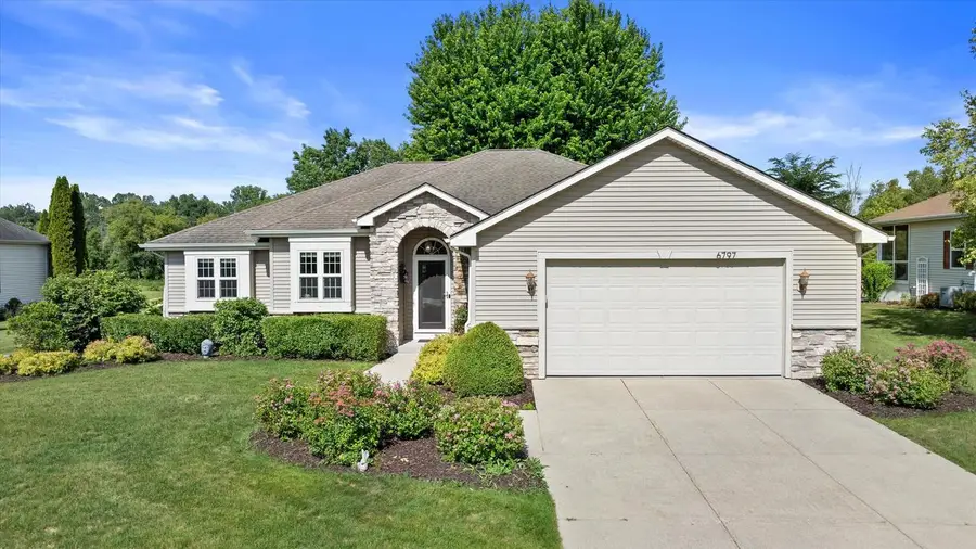 6797 Jamestown DRIVE, West Bend, WI 53090 - #2