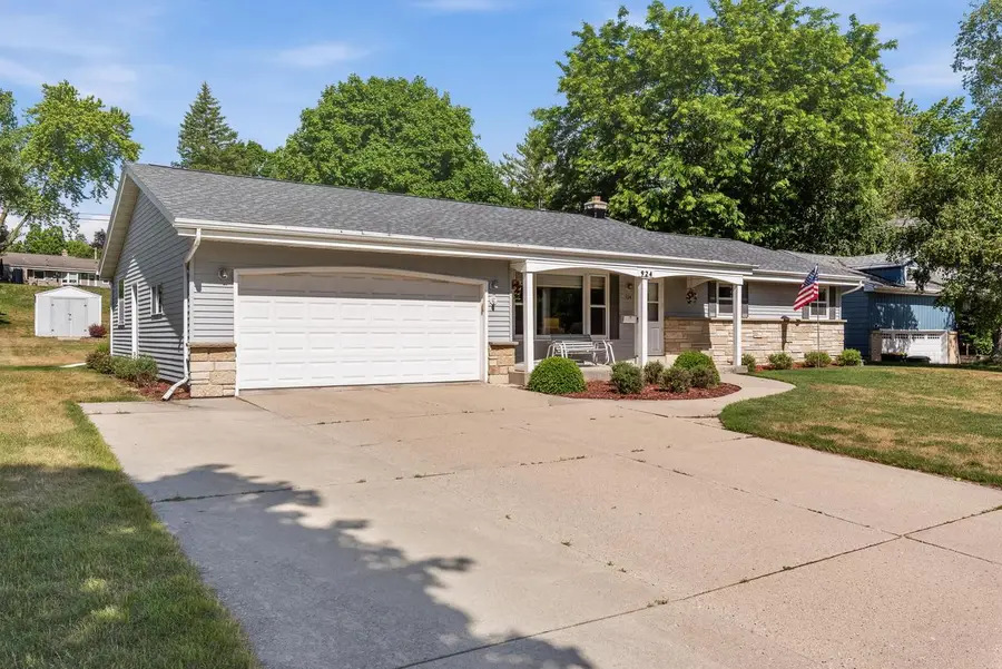 924 N 18th AVENUE, West Bend, WI 53090 - #2