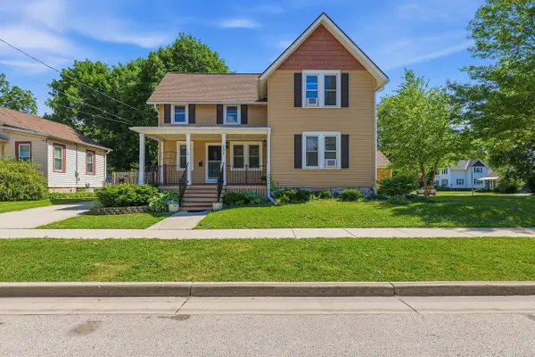 207 E Jefferson STREET, Oconomowoc, WI 53066