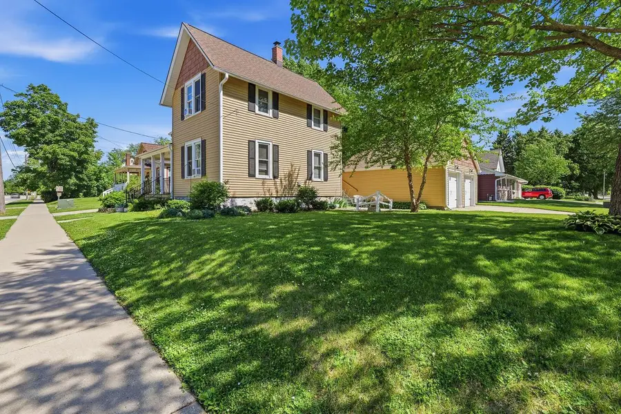 207 E Jefferson STREET, Oconomowoc, WI 53066 - #2