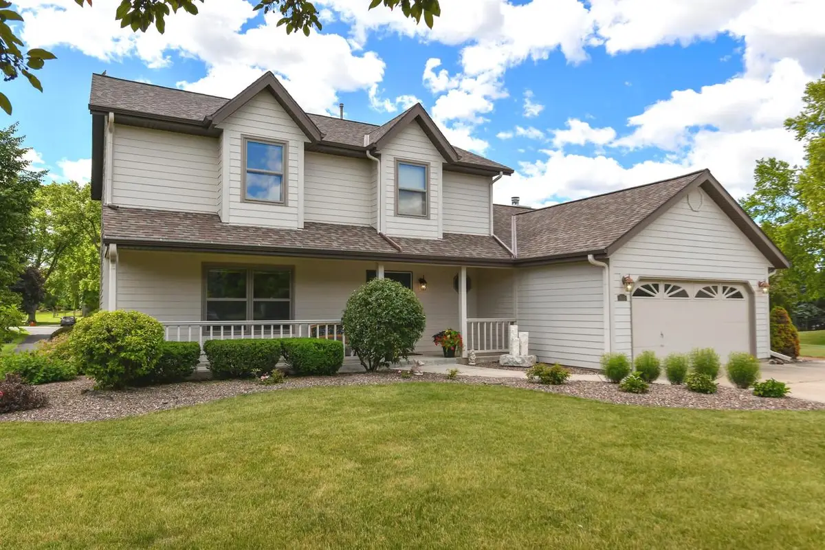 14335 W Meadowshire COURT, New Berlin, WI 53151 - #1