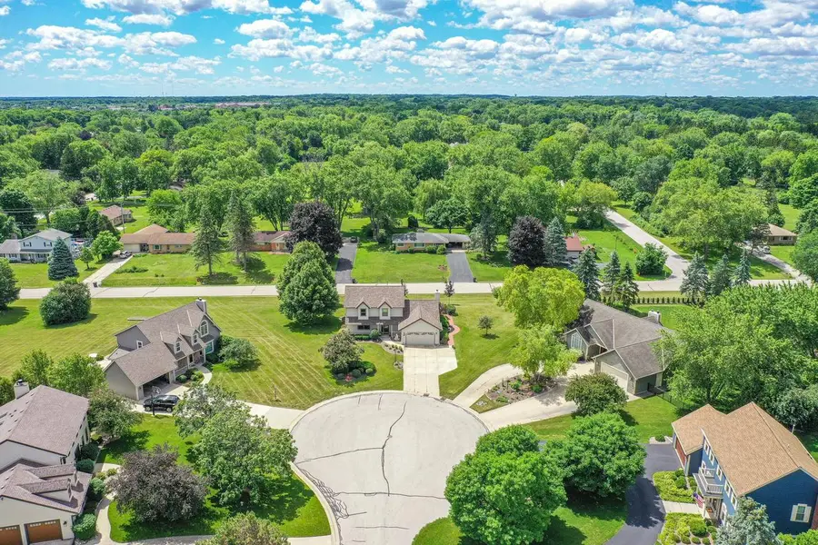 14335 W Meadowshire COURT, New Berlin, WI 53151 - #2