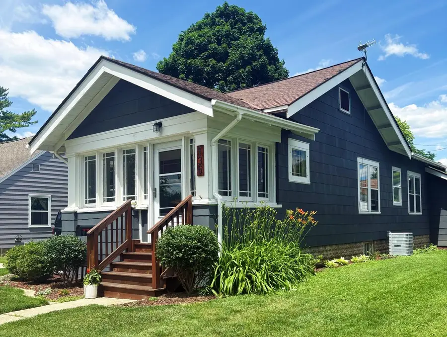 136 W Wabash AVENUE, Waukesha, WI 53186 - #2