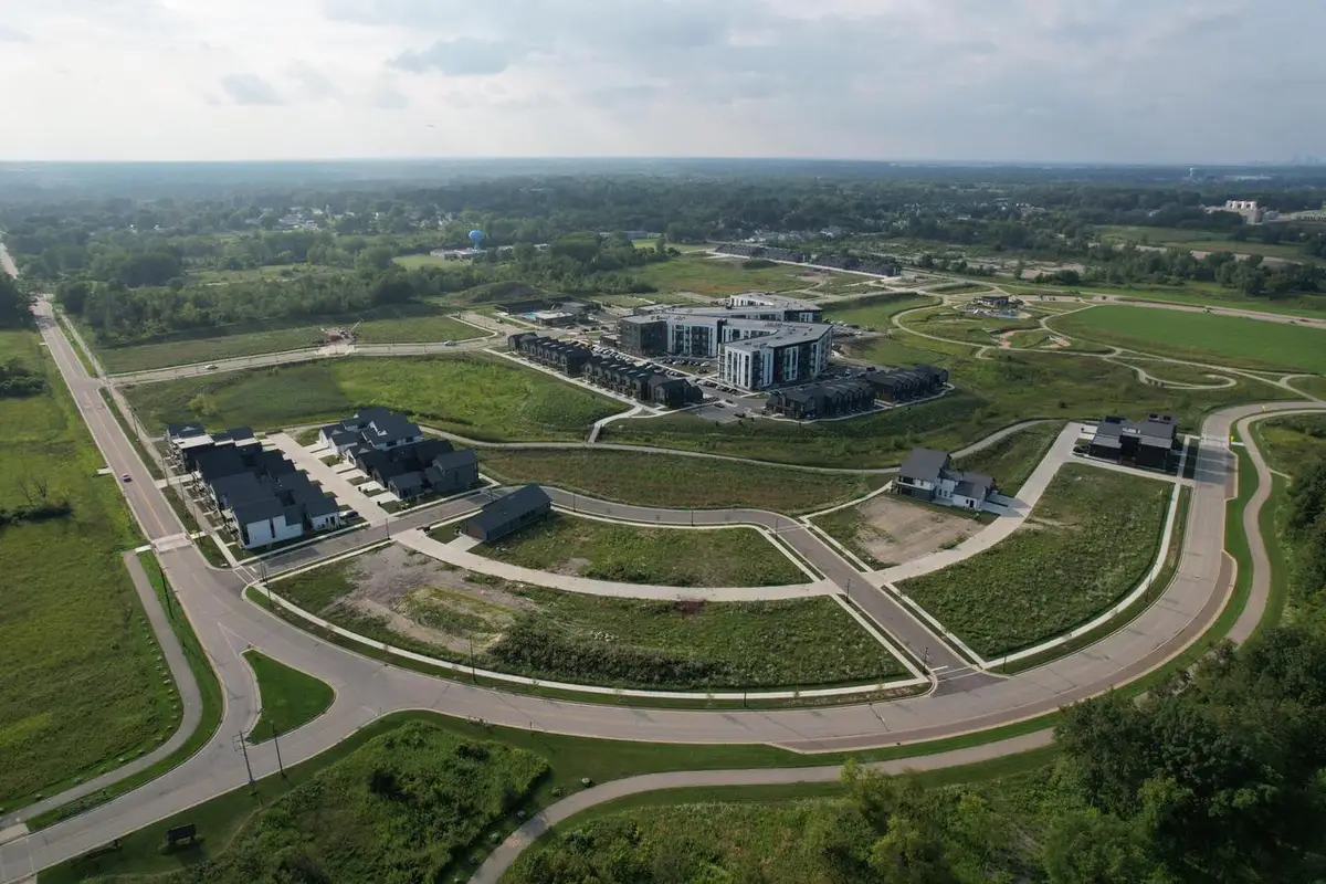 9423 S LAKE VISTA PARKWAY #3008, Oak Creek, WI 53154 - #1