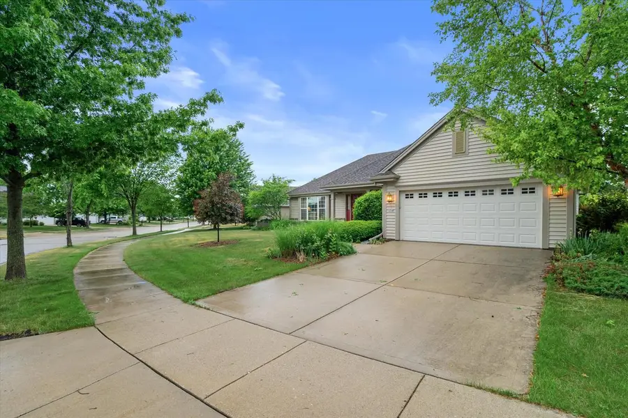 1718 Tumbleweed CIRCLE, West Bend, WI 53095 - #2