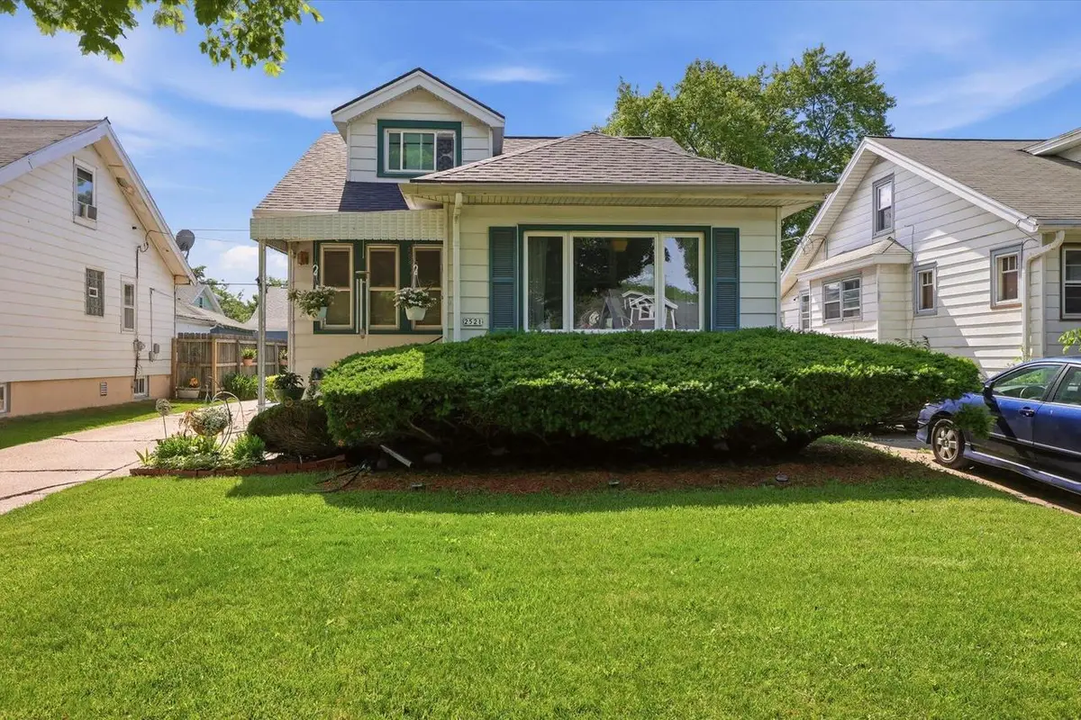 2521 N 58th STREET, Milwaukee, WI 53210 - #1