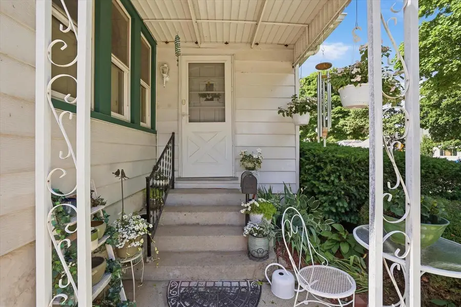 2521 N 58th STREET, Milwaukee, WI 53210 - #3