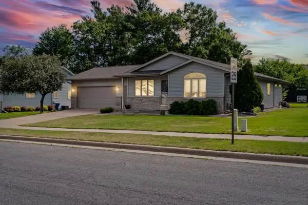 1124 EAST AVENUE N, Onalaska, WI 54650 - #1