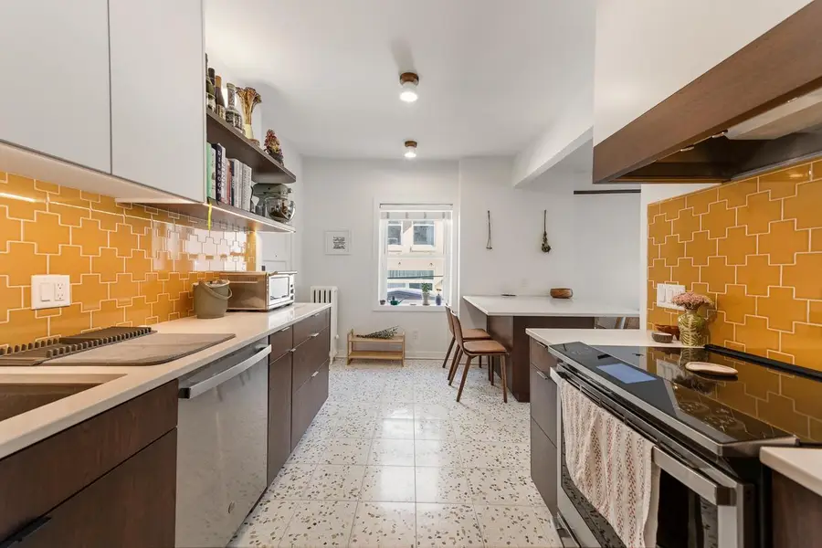 1714 E Kane PLACE #K, Milwaukee, WI 53202 - #2