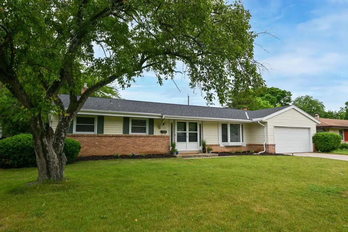 N90W17638 St. Francis DRIVE, Menomonee Falls, WI 53051 - #1