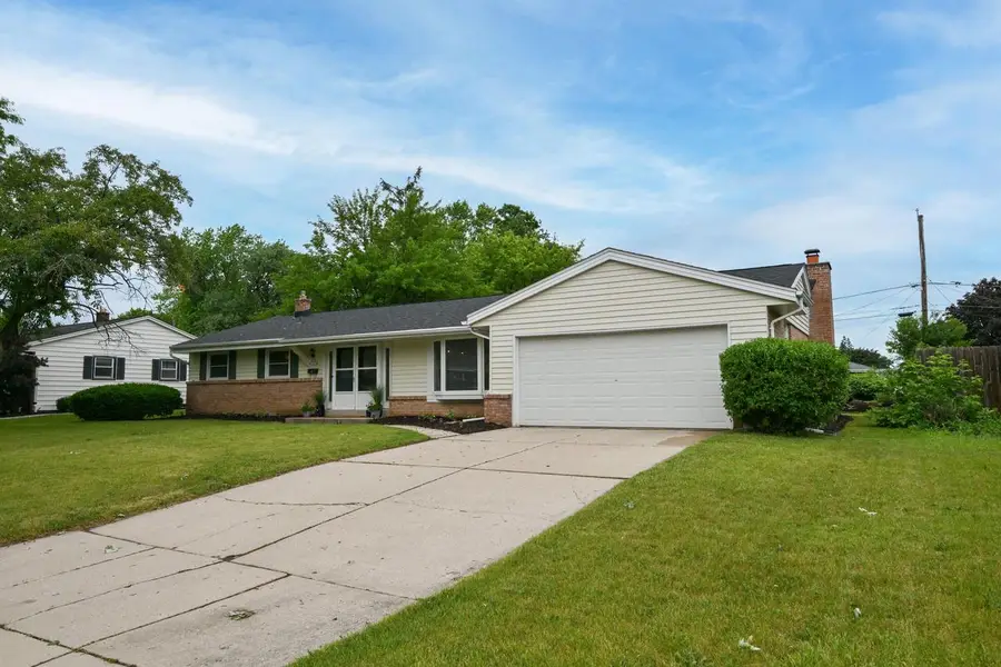 N90W17638 St. Francis DRIVE, Menomonee Falls, WI 53051 - #3