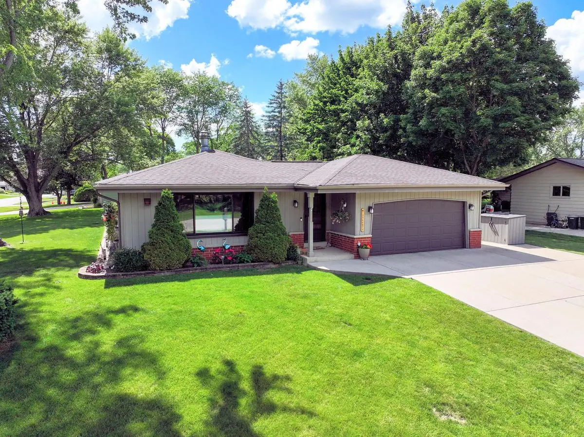 W133S6873 Bristlecone COURT, Muskego, WI 53150 - #1