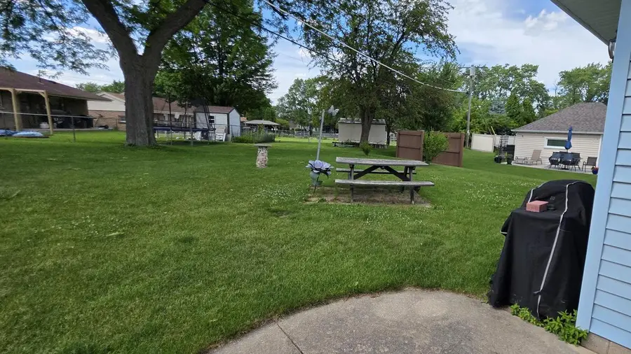 8914 W Stuth AVENUE, West Allis, WI 53227 - #3