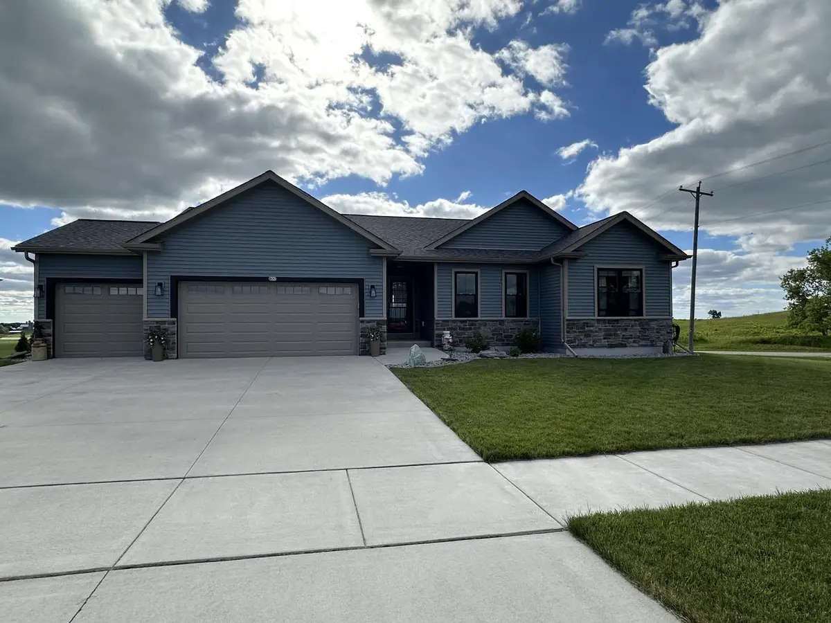 800 Linda LANE, Watertown, WI 53094 - #1