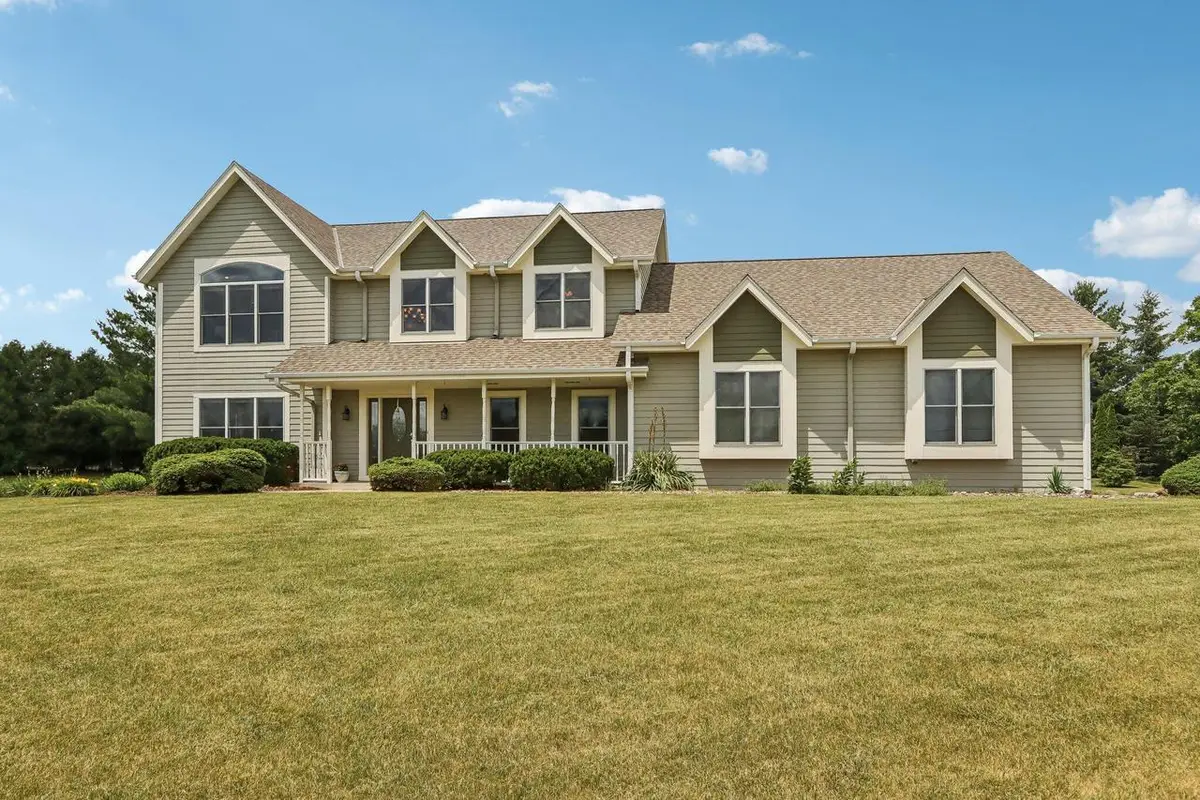 S94W31694 Gena DRIVE, Mukwonago, WI 53149 - #1