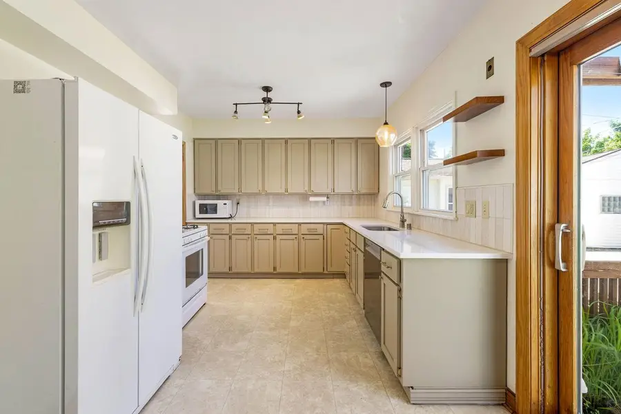 5511 N 12th STREET, Milwaukee, WI 53209 - #2