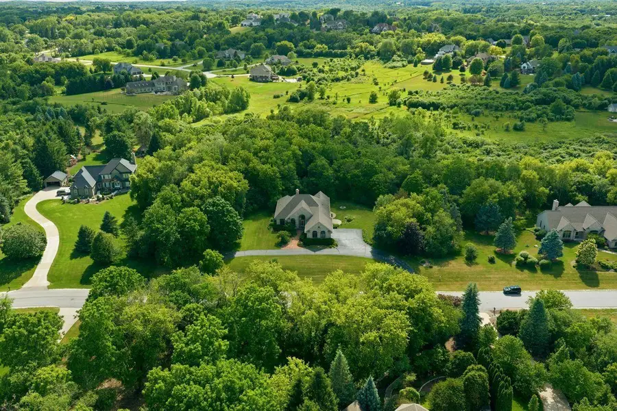 W291S5279 Ridgefield ROAD, Waukesha, WI 53189 - #2