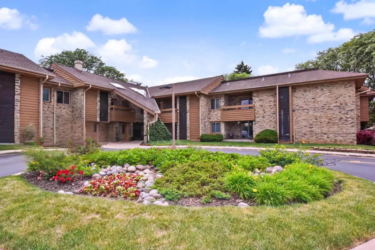 2101 W Good Hope ROAD #111, Glendale, WI 53209 - #1