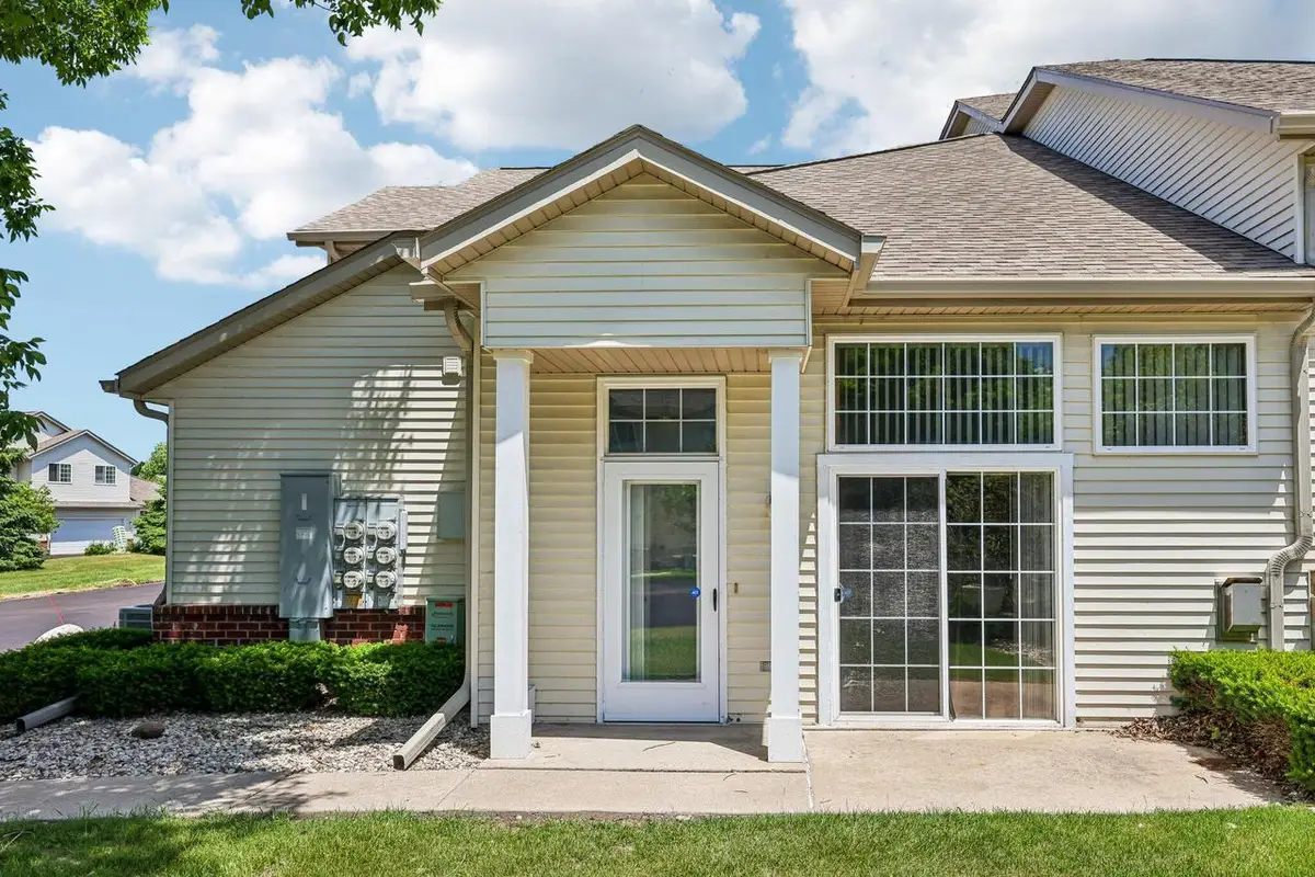 2428 Fox River PARKWAY #L, Waukesha, WI 53189 - #1