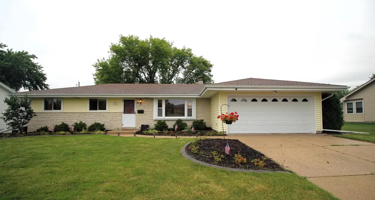 W174N9446 Joper ROAD, Menomonee Falls, WI 53051 - #1