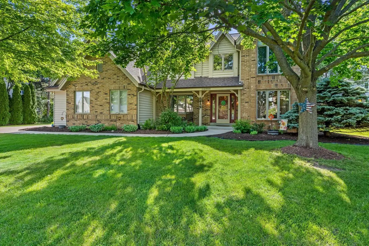 W168N5039 Stonefield ROAD, Menomonee Falls, WI 53051 - #1