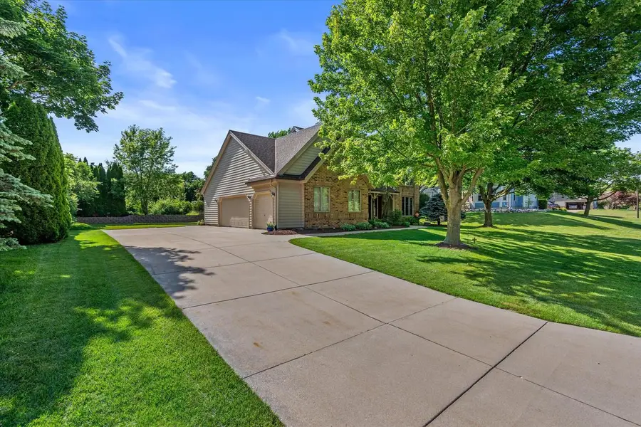 W168N5039 Stonefield ROAD, Menomonee Falls, WI 53051 - #2