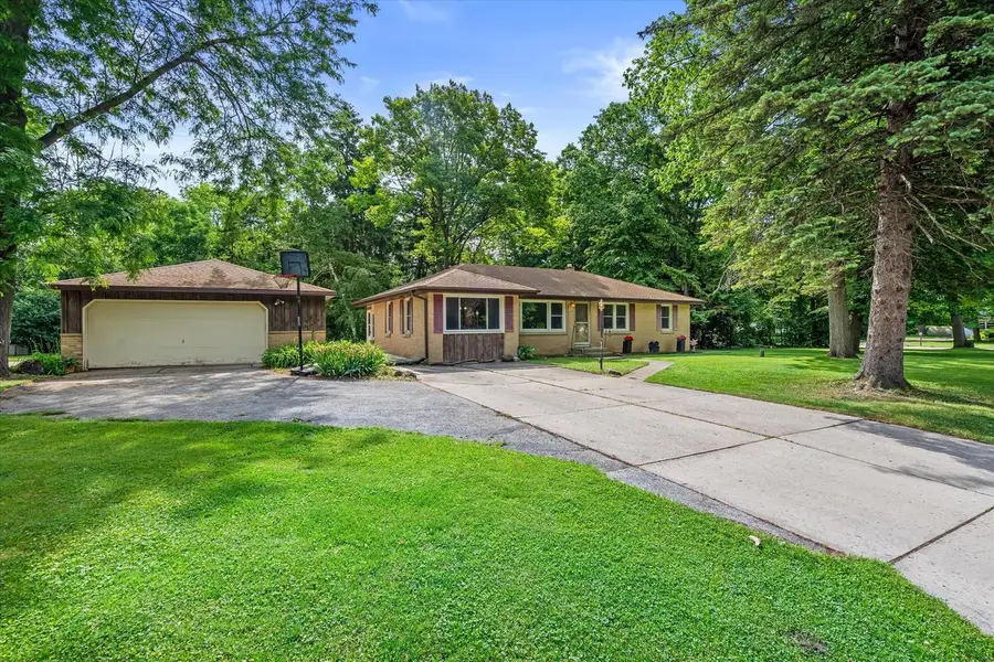 5870 S 41st STREET, Greenfield, WI 53221 - #3