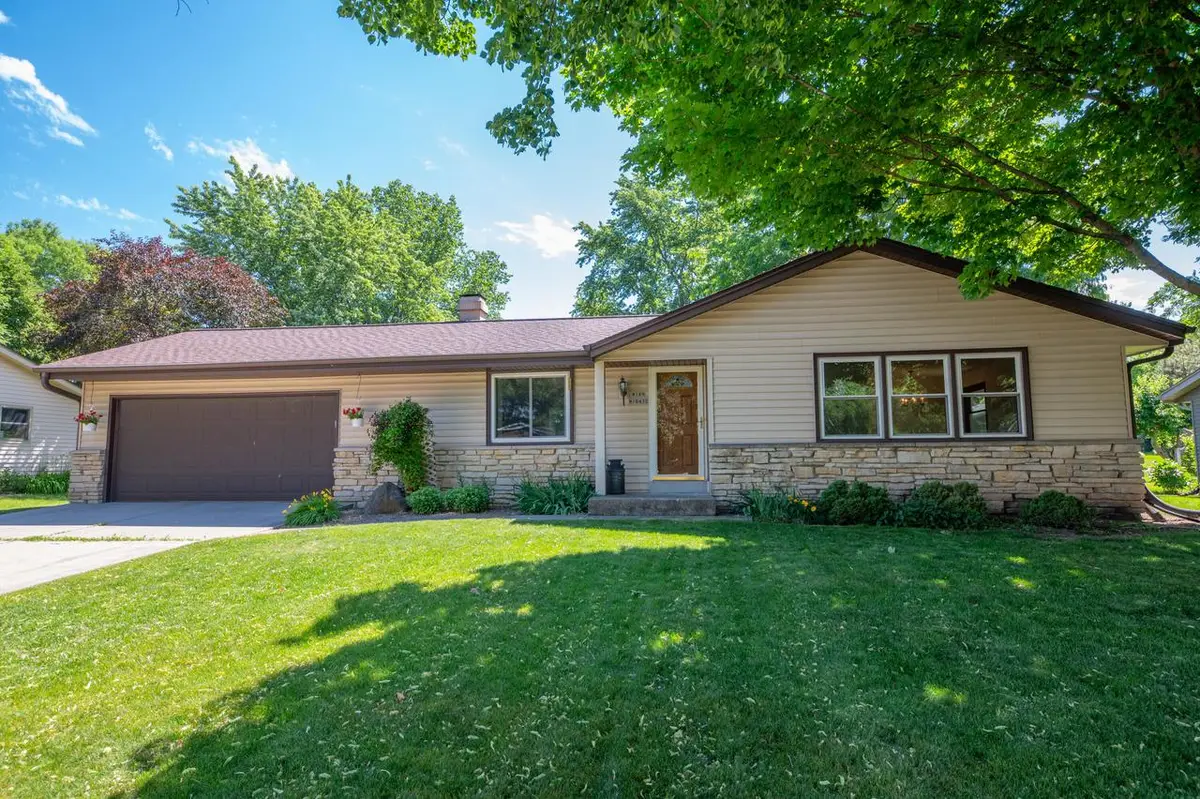 W169N10432 Pheasant RUN, Germantown, WI 53022 - #1