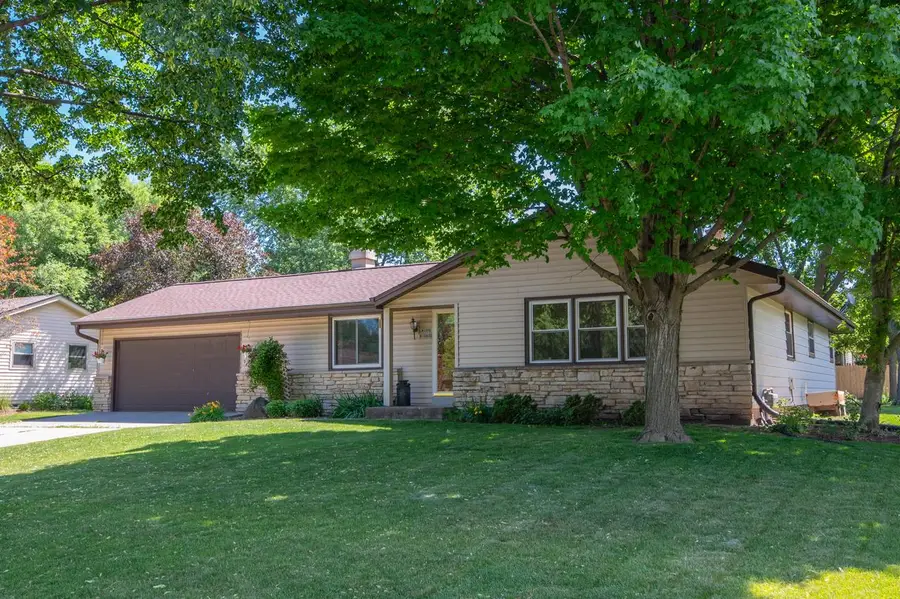 W169N10432 Pheasant RUN, Germantown, WI 53022 - #2
