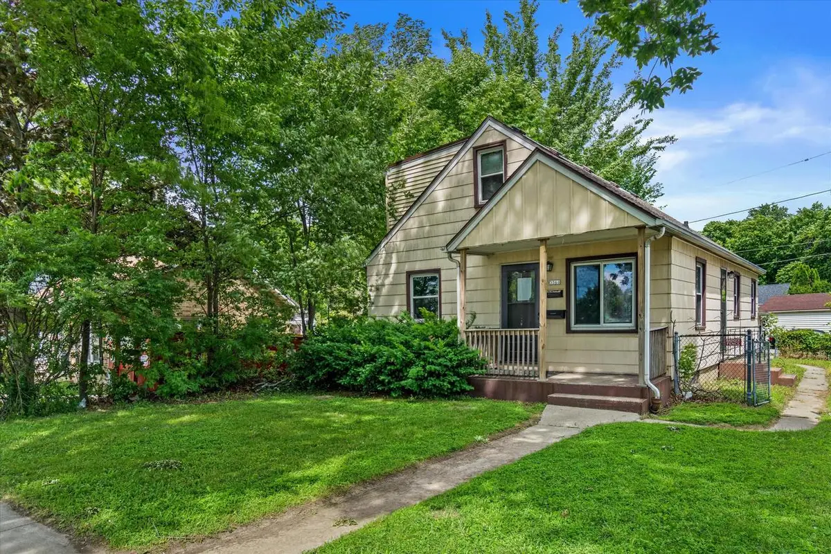 3368 S Chase AVENUE, Milwaukee, WI 53207 - #1