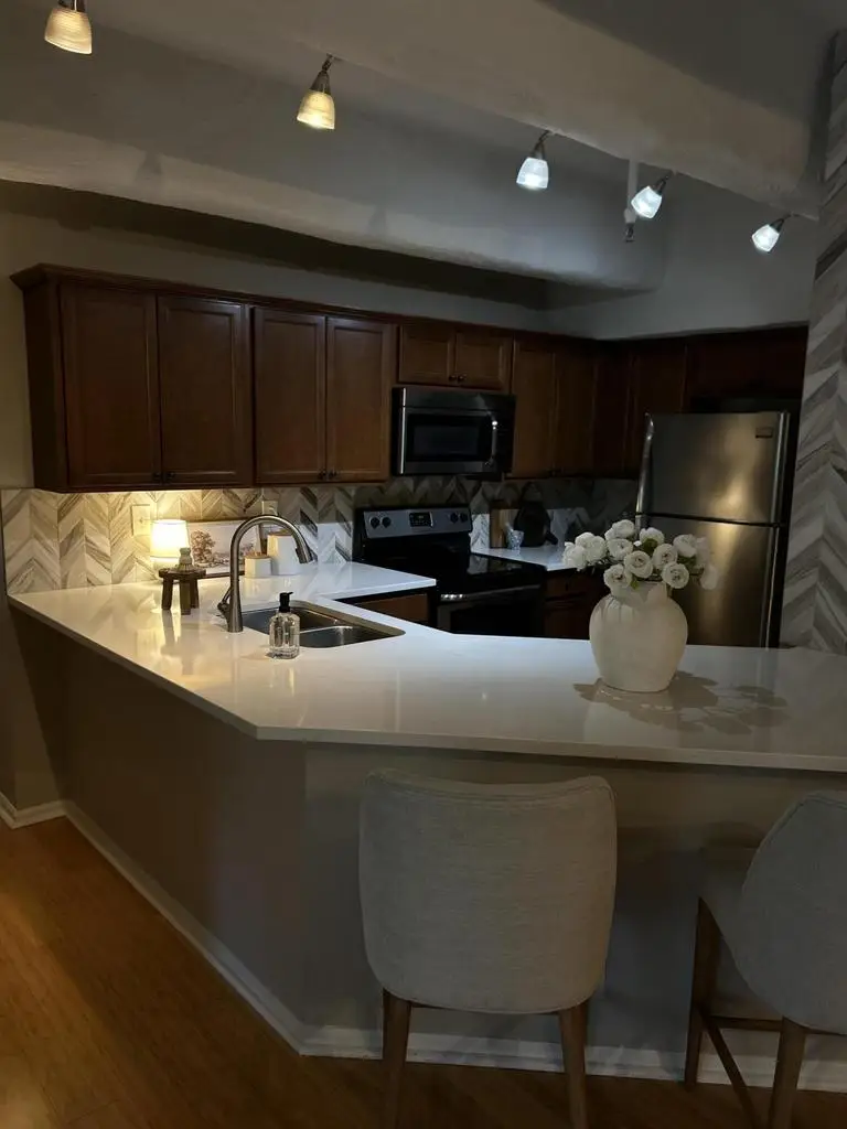 270 E Highland AVENUE #113, Milwaukee, WI 53202 - #3