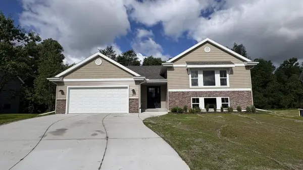 269 Cardinal DRIVE, Sullivan, WI 53178
