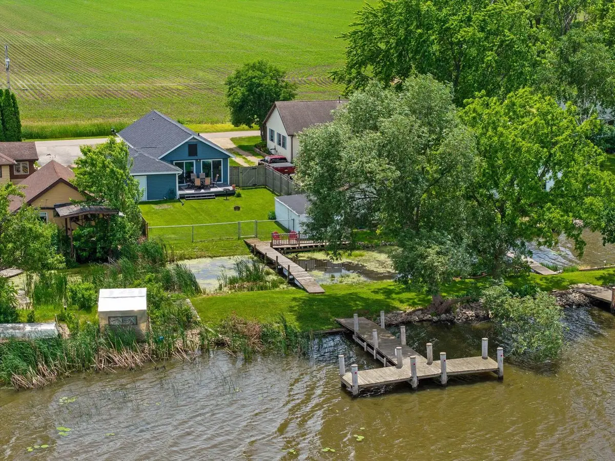 5660 W Reighmoor ROAD, Omro, WI 54963 - #1