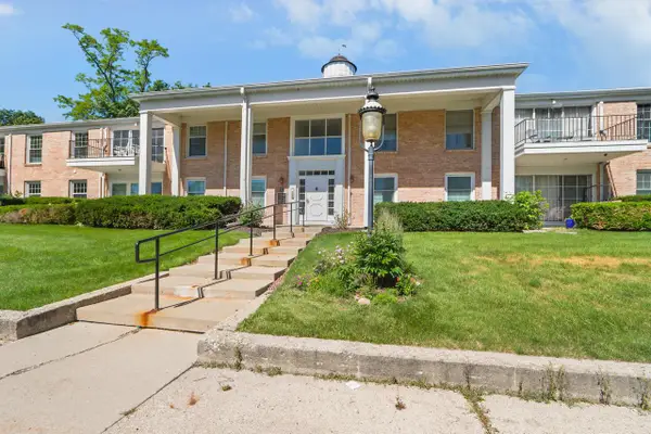 1305 W Main STREET #208, Lake Geneva, WI 53147